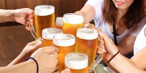 無論你喝多少，對飲酒者的健康風險都是從任何含酒精飲料的第一滴開始的