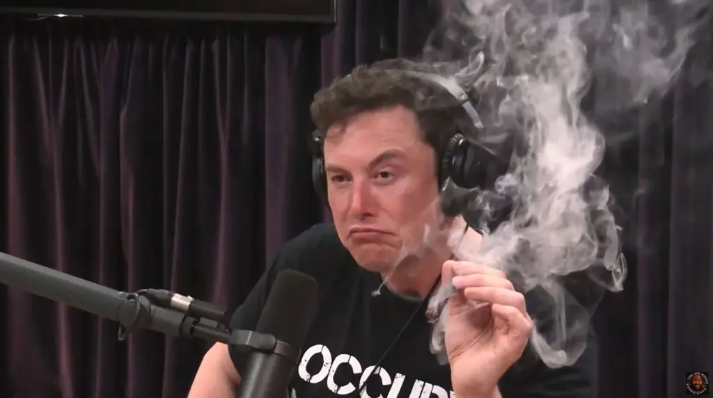 馬斯克說，在Joe Rogan 節目上公開抽大麻後，他與SpaceX員工被要求同意三年的隨機藥物抽查